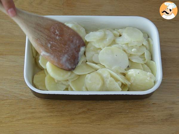 Gratin dauphinois, il piatto unico gustoso e facile da preparare - Preparazione tappa 3