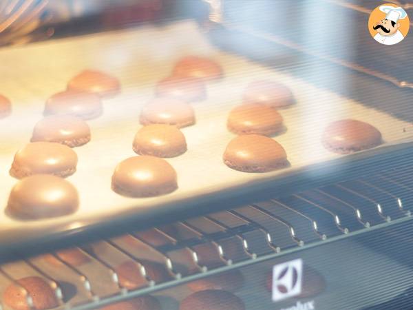 Macarons al cioccolato - Ricetta francese - Preparazione tappa 6