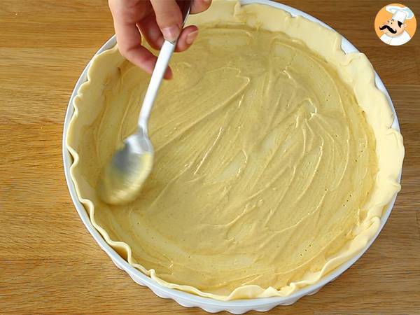 Torta salata camembert, noci e mele - Preparazione tappa 1