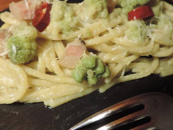 Spaghetti con crema di broccolo romanesco e guanciale - Preparazione tappa 1