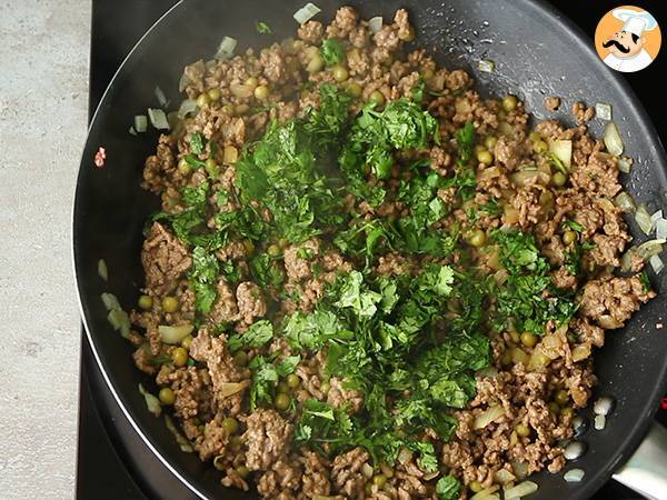 Samosa di carne: l'antipasto speziato che conquista a ogni morso - Preparazione tappa 3