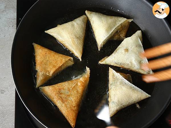 Samosa di carne: l'antipasto speziato che conquista a ogni morso - Preparazione tappa 6