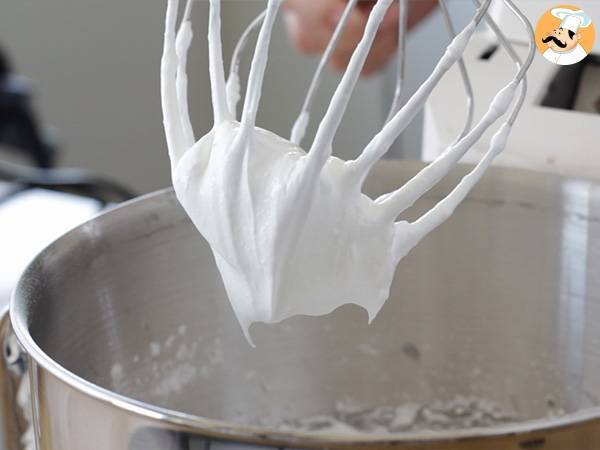 Alberelli di Meringa, la ricetta sfiziosa per Natale - Preparazione tappa 2