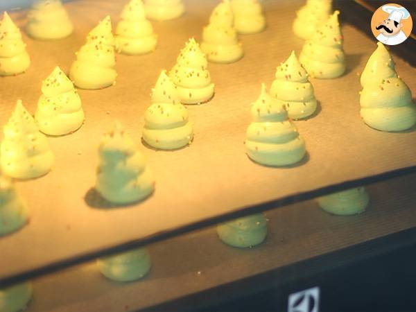 Alberelli di Meringa, la ricetta sfiziosa per Natale - Preparazione tappa 5