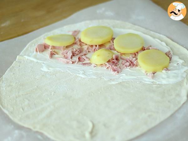 Calzone con patate, scamorza e prosciutto - Preparazione tappa 2