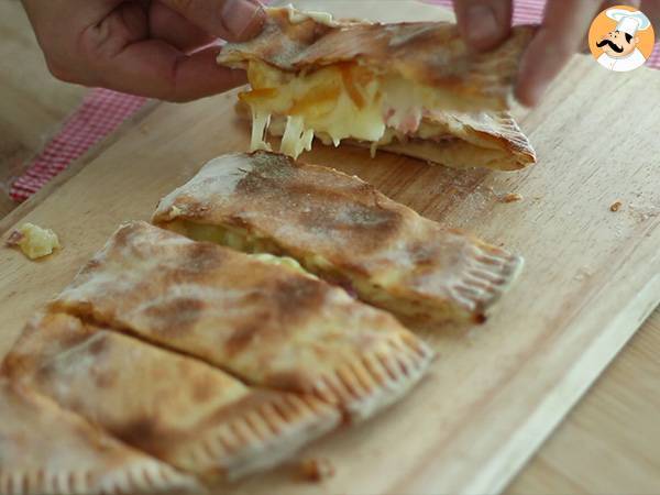 Calzone con patate, scamorza e prosciutto - Preparazione tappa 6