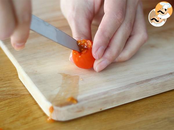 Pomodorini impanati, la ricetta croccante per i vostri aperitivi! - Preparazione tappa 1