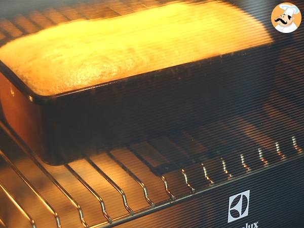 Plumcake al latte condensato: un soffice dolce per colazione o merenda - Preparazione tappa 3