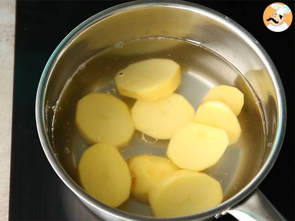 Sformato di Pasqua, la ricetta economica e saporita - Preparazione tappa 1