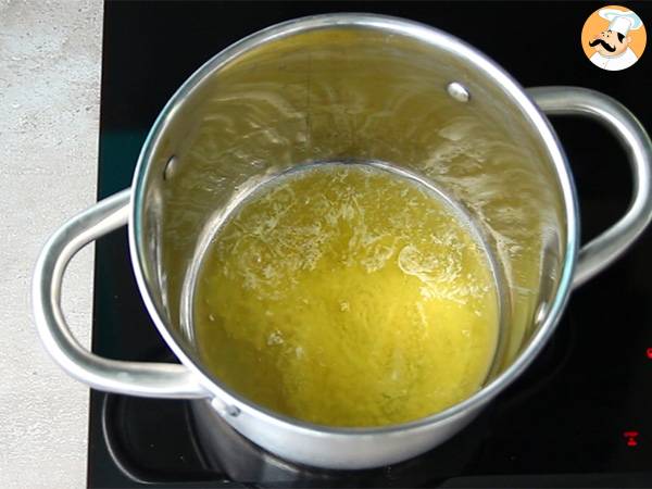Zuppa di cipolle, la gustosa ricetta francese - Preparazione tappa 1
