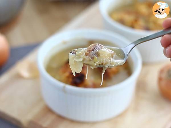 Zuppa di cipolle, la gustosa ricetta francese - Preparazione tappa 7