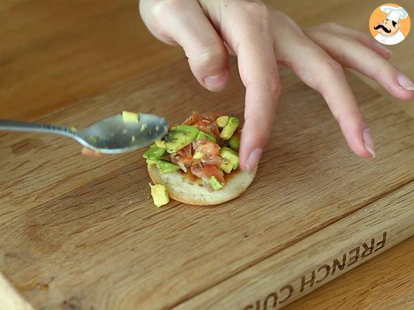 Focaccine con salmone e avocado - Preparazione tappa 3
