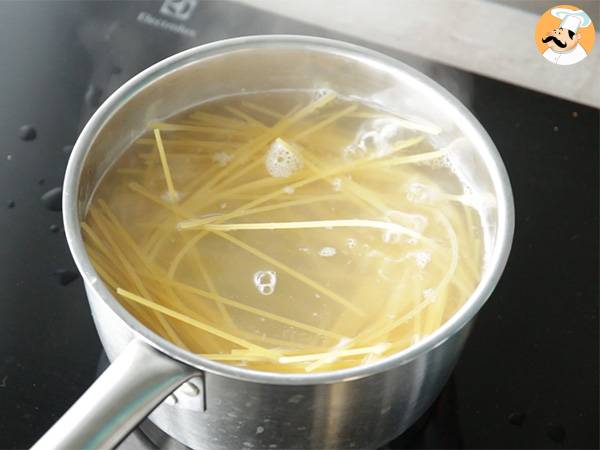 Spaghetti con crema di avocado - Preparazione tappa 1