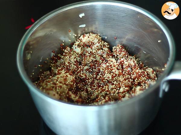 Risotto di quinoa ai funghi, una ricetta vegana facile e saporita - Preparazione tappa 2