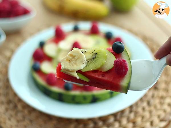 Pizza anguria, l'idea sfiziosa per presentare la frutta in tavola - Preparazione tappa 6