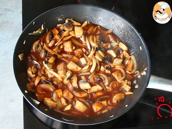 Manzo alla Stroganoff, ricetta rapida e gustosa - Preparazione tappa 4