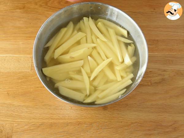 Patatine fritte fatte in casa, il segreto per renderle croccanti e gustose! - Preparazione tappa 2