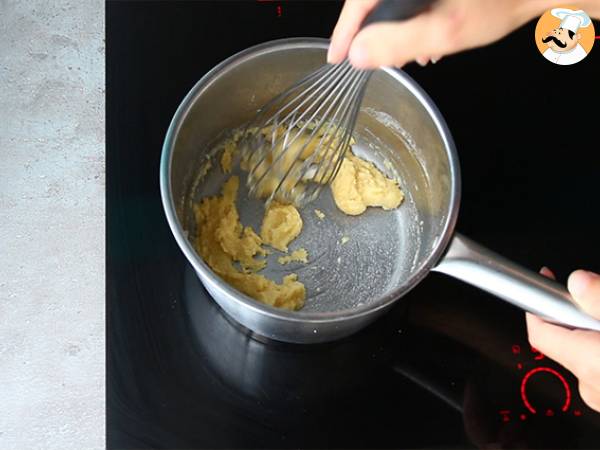 Pesce al gratin, una ricetta semplice e gustosa - Preparazione tappa 3