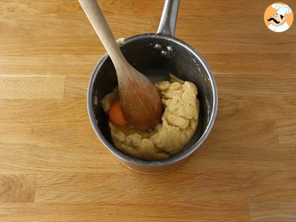 Bignè salati con salmone affumicato - Preparazione tappa 2