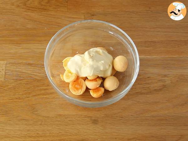 Uova ripiene con tonno - Preparazione tappa 2
