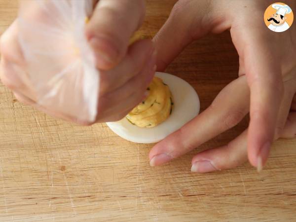 Uova ripiene con tonno - Preparazione tappa 3