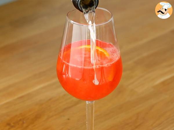 Come preparare l'Aperol Spritz? - Preparazione tappa 2