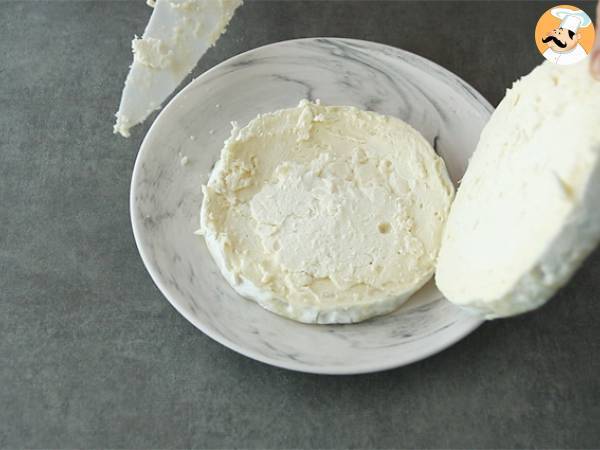 Brie farcito con mandorle e albicocche secche - Preparazione tappa 1