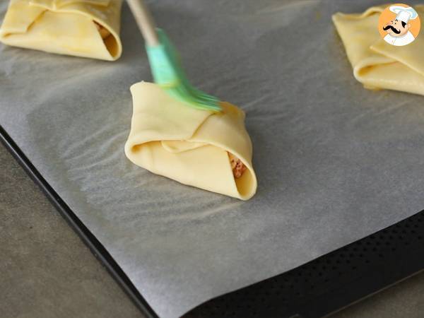 Fagottini con salmone affumicato e formaggio caprino - Preparazione tappa 4