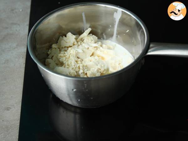 Crema di cavolfiore con latte di cocco e salmone affumicato - Preparazione tappa 1