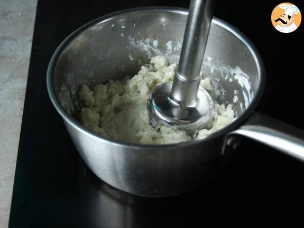 Crema di cavolfiore con latte di cocco e salmone affumicato - Preparazione tappa 2