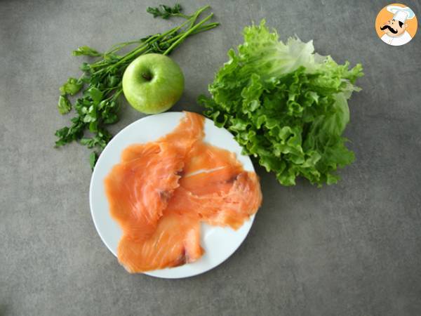 Involtini primavera non fritti: la nostra versione agrodolce con salmone e mele - Preparazione tappa 1