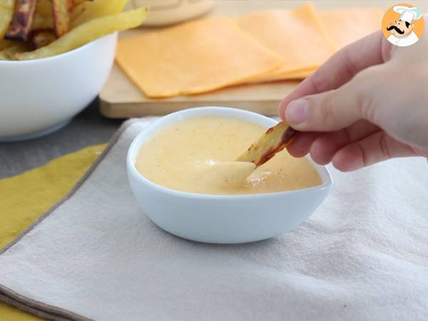 Salsa al formaggio per Tacos e cheeseburger - Preparazione tappa 3