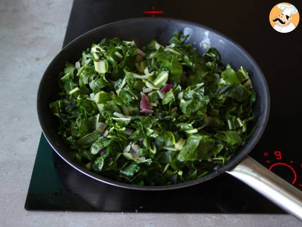 Torta salata con bietole ed Emmental, ricetta vegetariana - Preparazione tappa 3