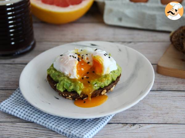 Avocado toast con uovo in camicia - Preparazione tappa 4