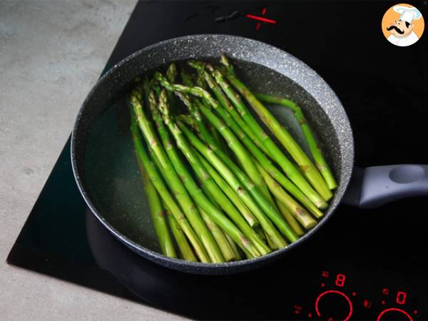 Asparagi con salsa mousseline - Preparazione tappa 2