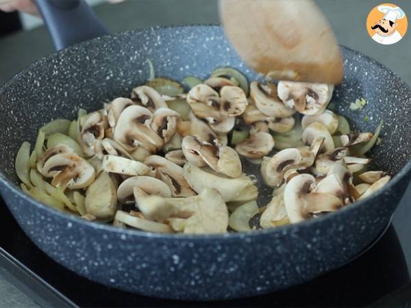 Pollo ai funghi champignon - Preparazione tappa 2