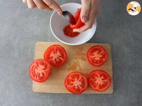 Pomodori ripieni con tonno, formaggio fresco e olive nere - Preparazione tappa 1