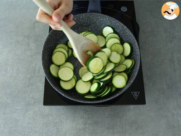 Clafoutis di zucchine e formaggio caprino - Preparazione tappa 1