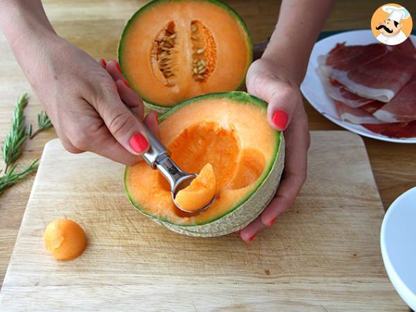 Spiedini di rosmarino con prosciutto e melone - Preparazione tappa 1