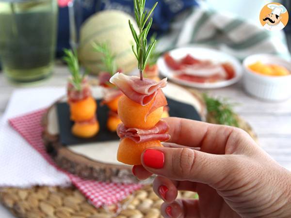 Spiedini di rosmarino con prosciutto e melone - Preparazione tappa 4