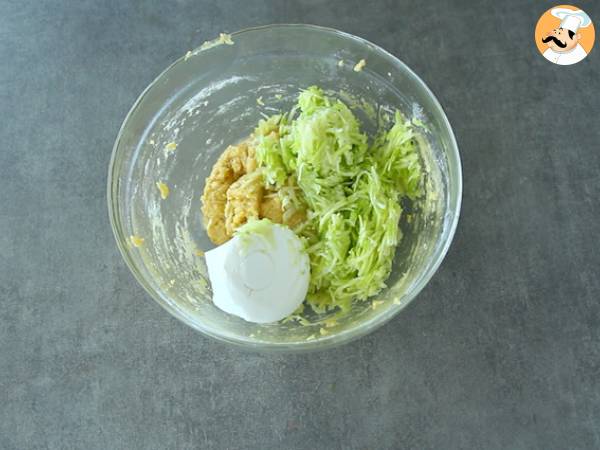 Muffin salati con zucchine e formaggio caprino - Preparazione tappa 2