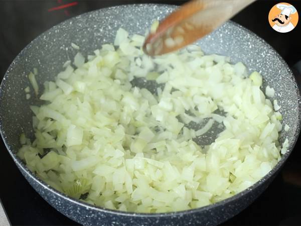 Shakshuka, un piatto saporitissimo a base di uova - Preparazione tappa 2