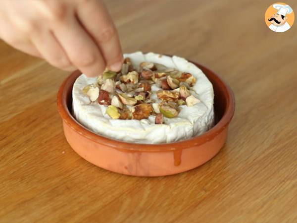Camembert al forno con miele e frutta secca - Preparazione tappa 2