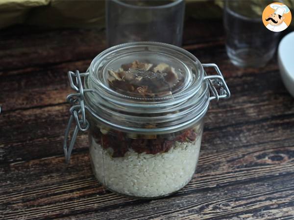 Preparato per risotto ai funghi, pomodori secchi e pinoli - Preparazione tappa 1