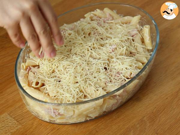 Pasta gratinata con prosciutto e formaggio - Preparazione tappa 3