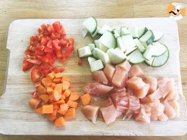 Bowl di quinoa con pollo e verdure: ricetta light per pranzo o cena sana - Preparazione tappa 1