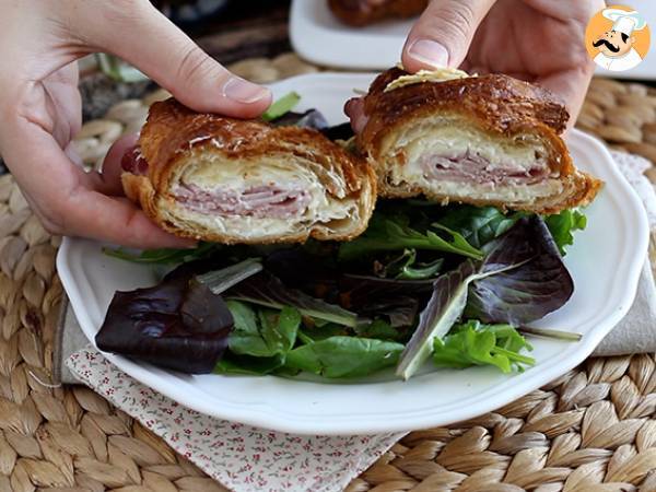 Cornetti salati con prosciutto e formaggio - Preparazione tappa 5
