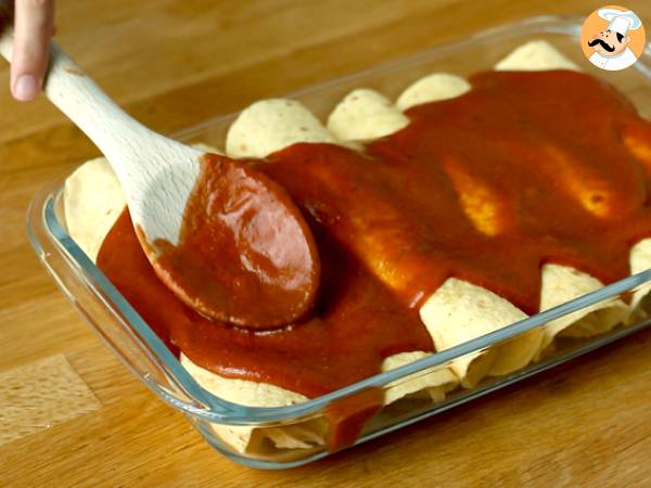 Enchiladas di pollo, la ricetta messicana da acquolina in bocca! - Preparazione tappa 6