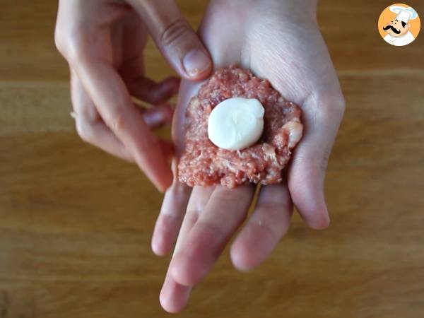 Polpette al sugo con cuore di mozzarella - Preparazione tappa 3