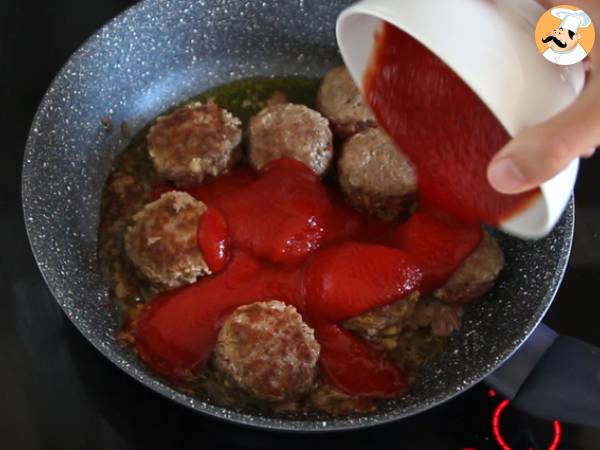 Polpette al sugo con cuore di mozzarella - Preparazione tappa 6